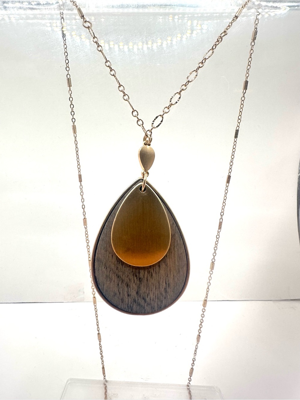 Fashion: Gold and Brown Teardrop Layered Pendant Necklace